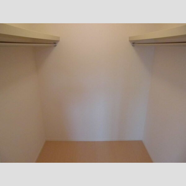 プレジール102号室 ウォークインクローゼット