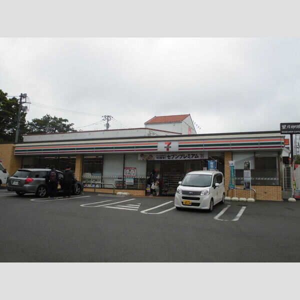 フロレスタ201号室 セブンイレブン(物件より徒歩約5分)