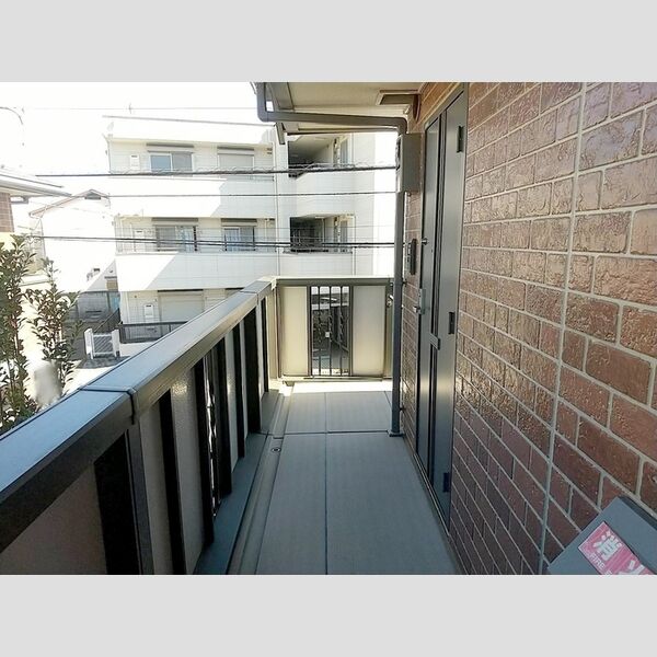 フルール　A,B,CC102号室 共用通路