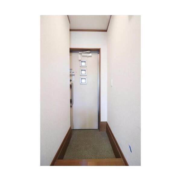 MCメゾン岸根公園 玄関