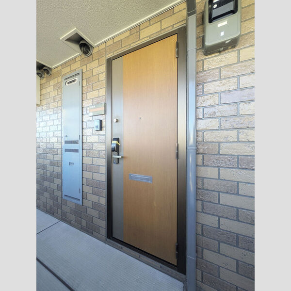 ドミールM日進 玄関