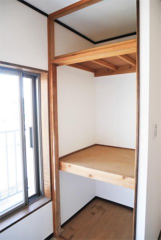 ペットDIY可マリアージュ弘明寺戸建 収納内に電源ありワークスペースにも