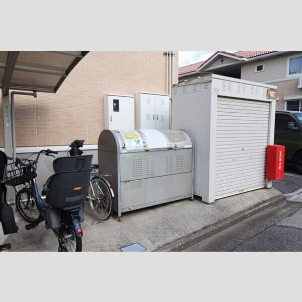 ラシュレメゾン・　A ゴミ置き場