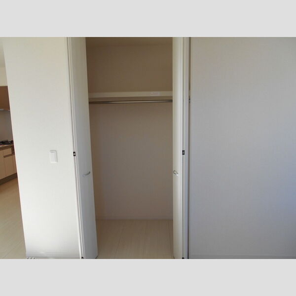 リヴェール苗 洋室には収納スペースがあります!