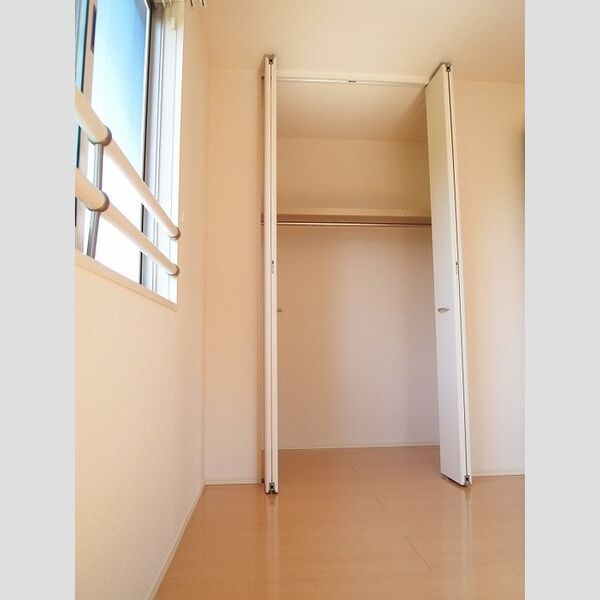 ヴェルドミール202号室 物入(洋室6帖)