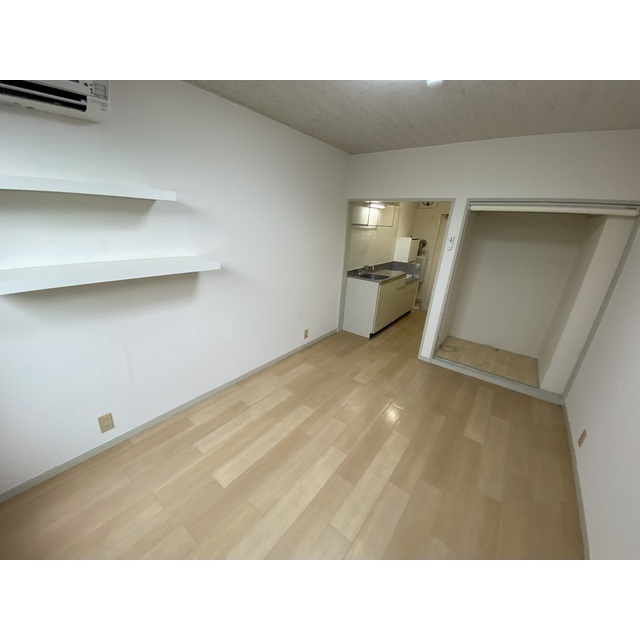 ボートハウス102号室 リビング