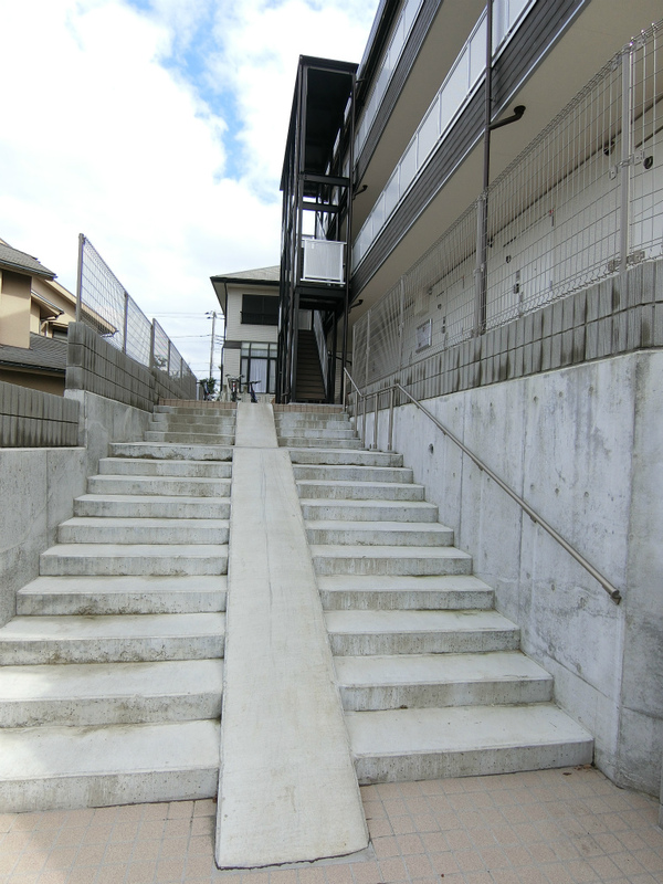 リブリ・サン湘南1階 エントランス