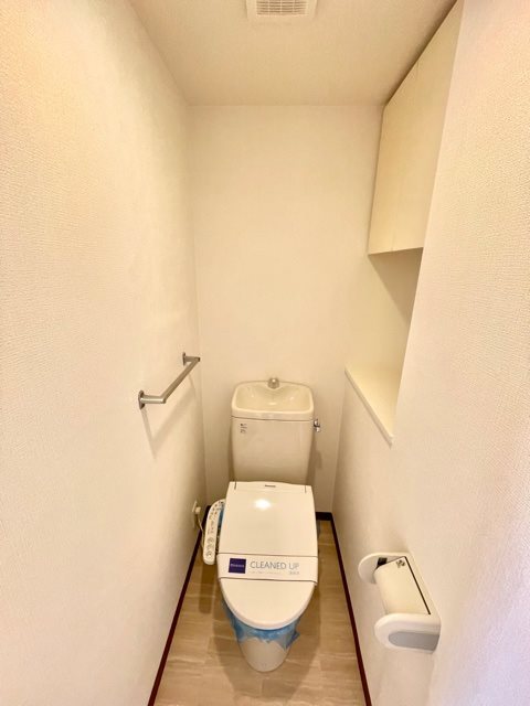 レジディア神田東2階 トイレ