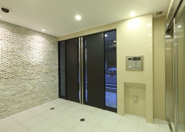 ライズコート大森町8階 エントランス