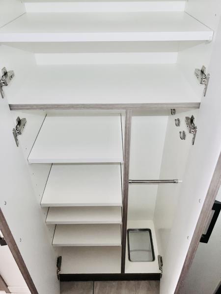 Ｄ’ｓ　ＶＡＲＩＥ三ノ輪レジデンス リビング