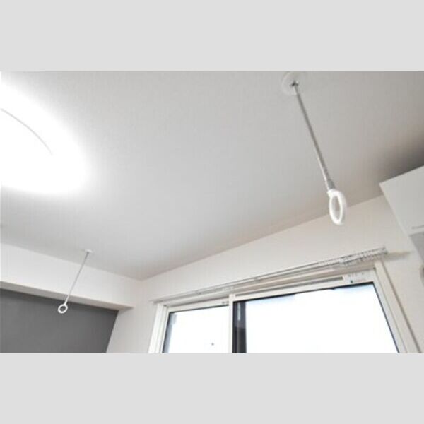 プリマ本厚木205号室 室内物干し