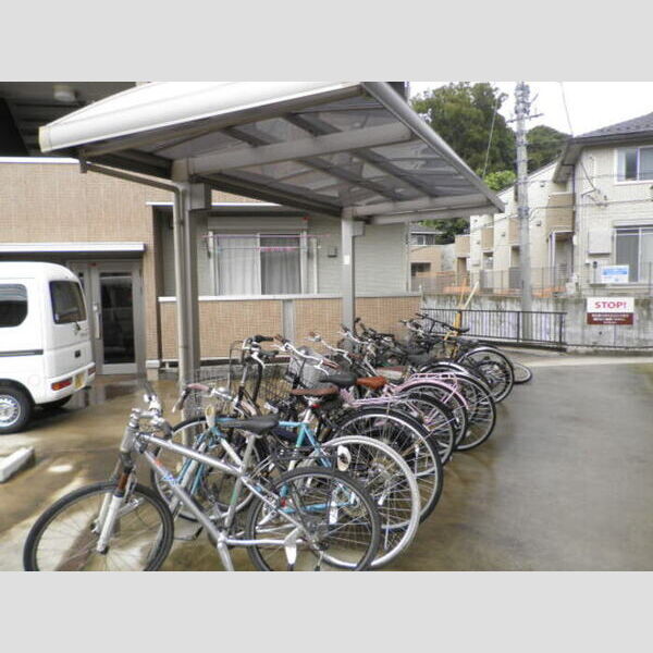 セジュールエスト　弐番館 駐輪場