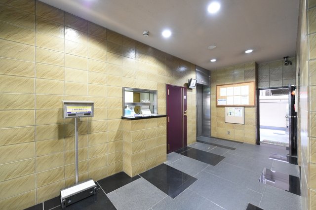 ライオンズマンション新宿東公園10階 エントランス