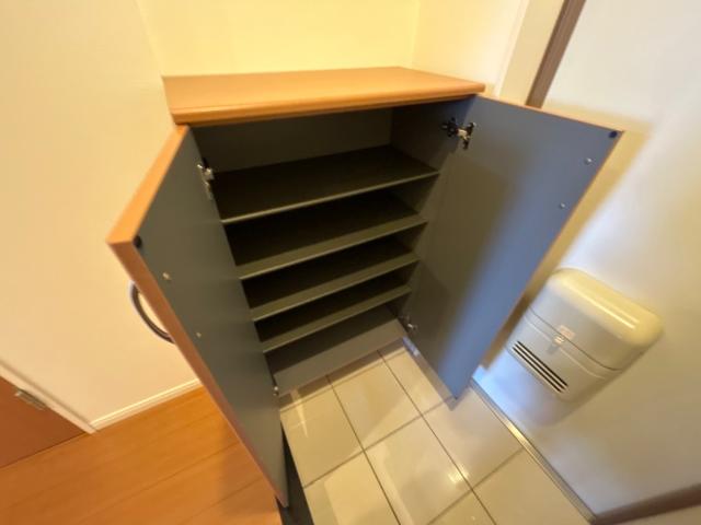 ライジング・サン203号室 収納