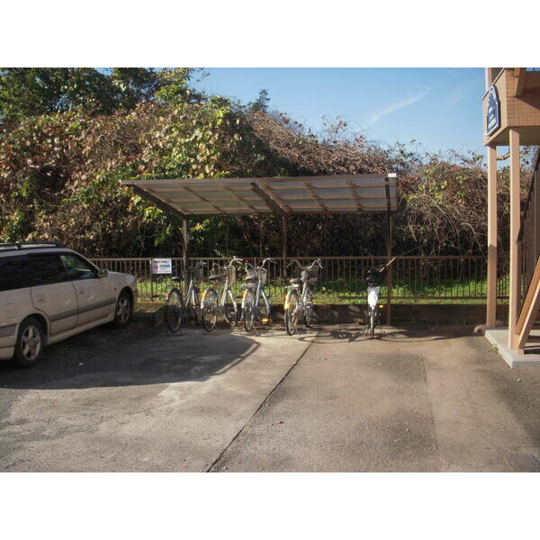 ビューラー小手指 駐車場