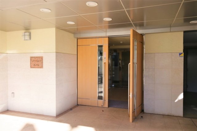 レガリアヒルズ代々木4階 エントランス