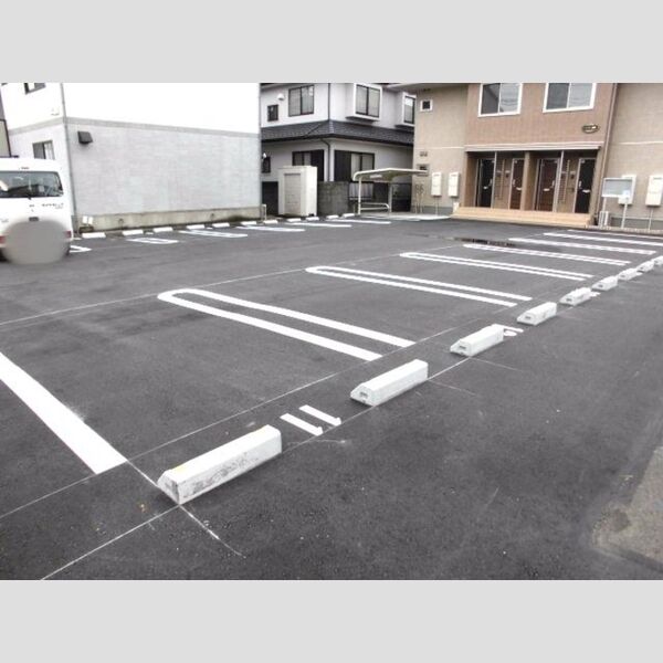 ハイツ宮地 駐車場