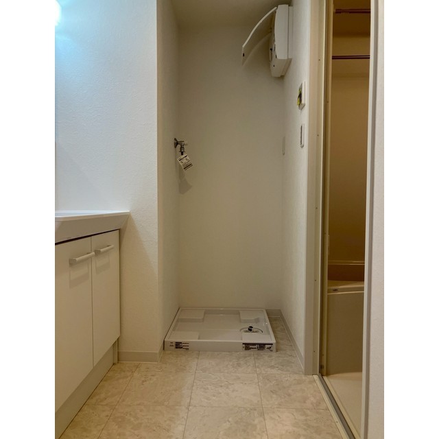 グリーンヴィラ湘南101号室 洗濯パン