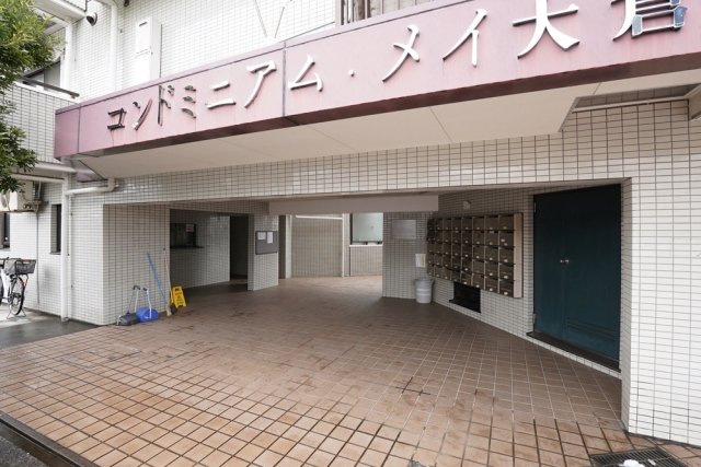 コンドミニアムメイ大倉山 エントランス