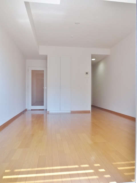 エルフレア三鷹0604号室 お部屋からキッチンが隠れます。