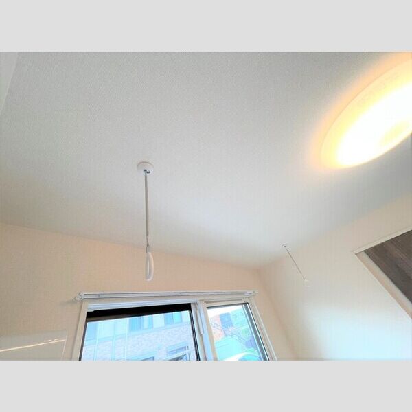 ムーンボウ202号室 室内物干し