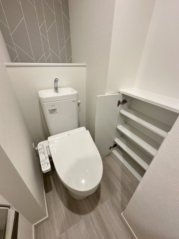 T&F KANNAI BLDG バルコニー