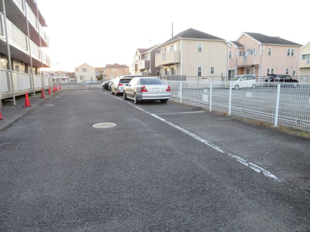 カサベルデ山王 駐車場