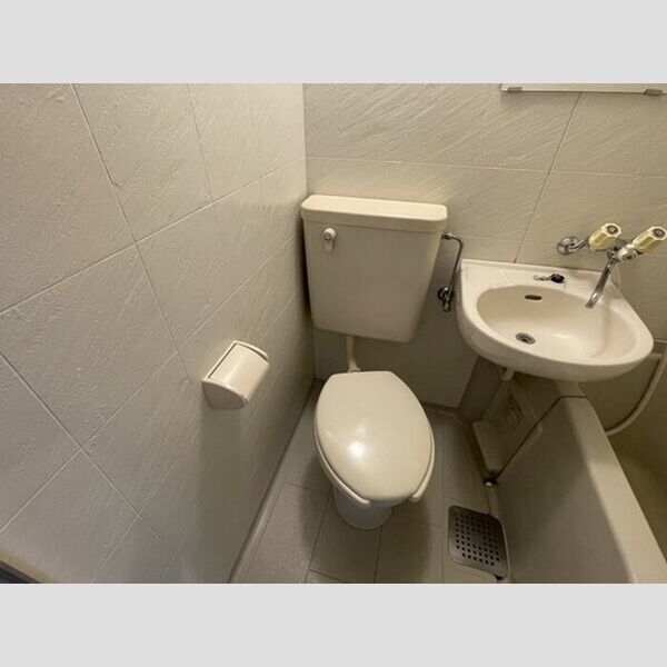 コンフォール小泉407号室 トイレ