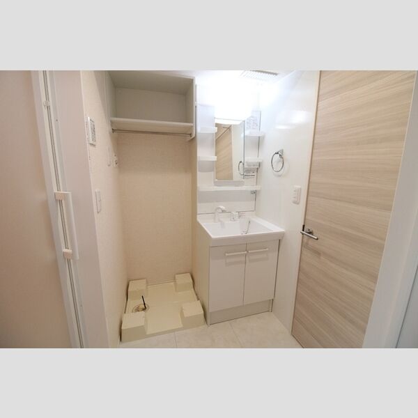 Maestro (マエストロ)301号室 独立洗面台・室内洗濯機置き場