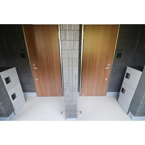 Mana港南301号室 エントランス