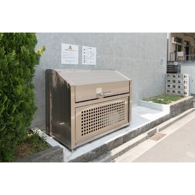 上用賀スタジオ1階 外観