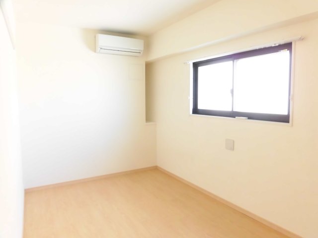 Ａｒｔ　Ｇａｒｄｅｎ　ＹＯＫＯＨＡＭＡ0109号室 寝室