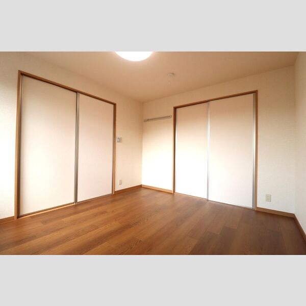 ロイヤルガーデン　B201号室 洋室7帖