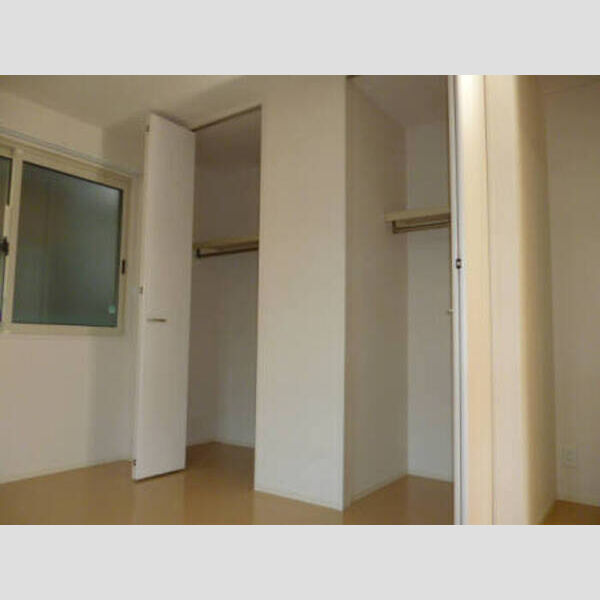 ソレアード・ミナミダ 101 クローゼット