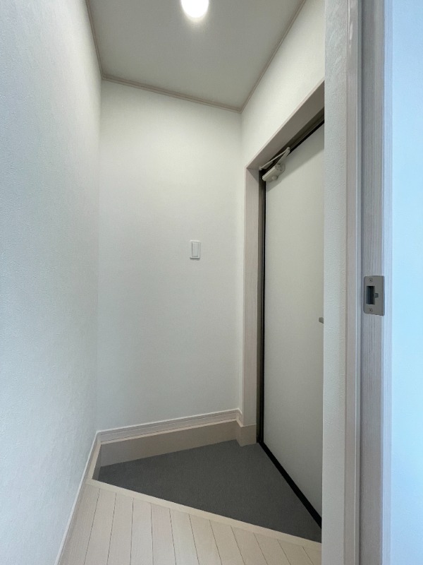 フォルトゥーナ梅島2階 玄関