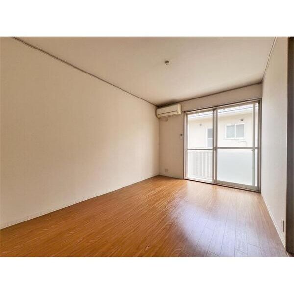 エステートピア遊 リビング