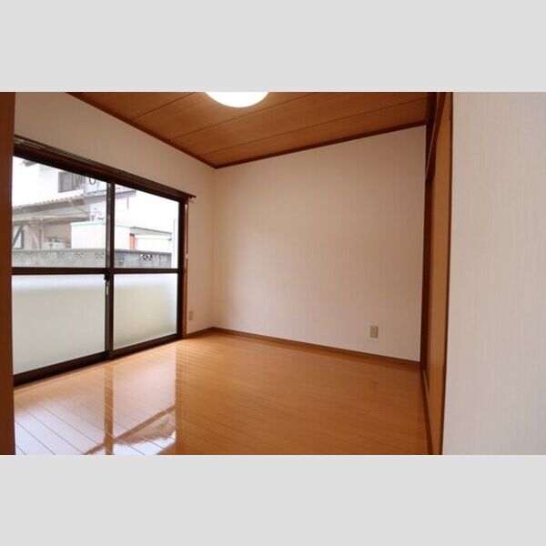 エステートミライ101号室 南側洋室4.5帖