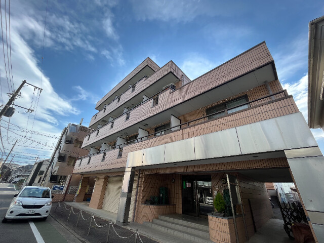 ヴェリテ三園2階 エントランス