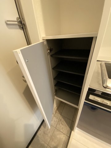 メゾンソレイユ希望ケ丘203号室 収納