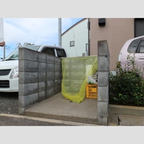 ビューテラスハイム天王台203号室 敷地内ゴミ置場