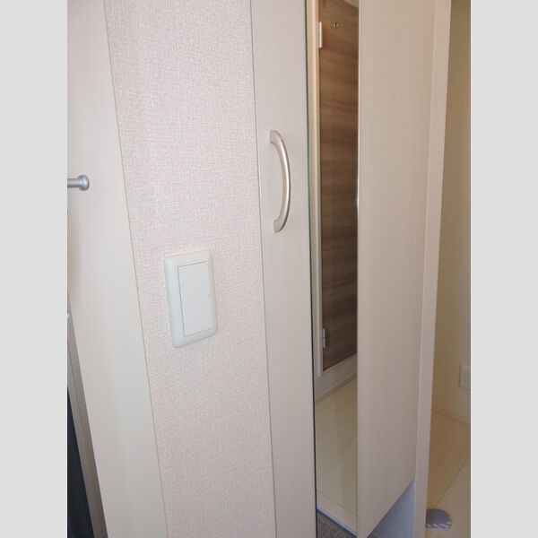 プランドール(高坂) 玄関