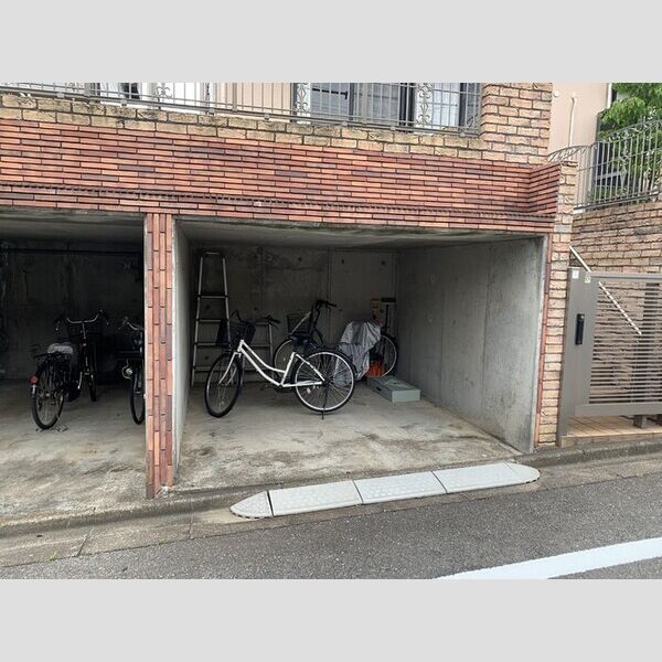 クローバーハイツ 駐輪場