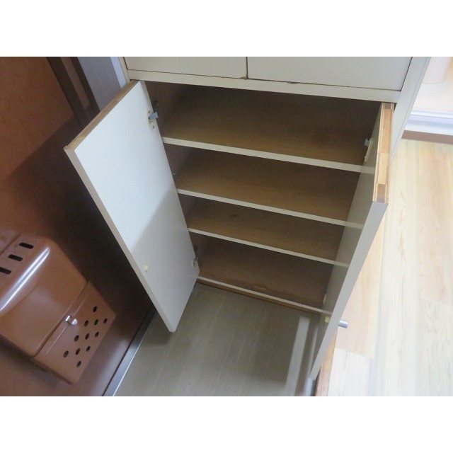 メゾン丸十 下駄箱