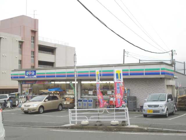 ヤマリハウス コンビニまで300ｍ