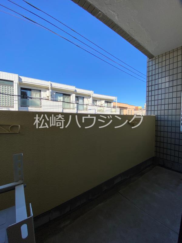 新井２丁目マンション バルコニー