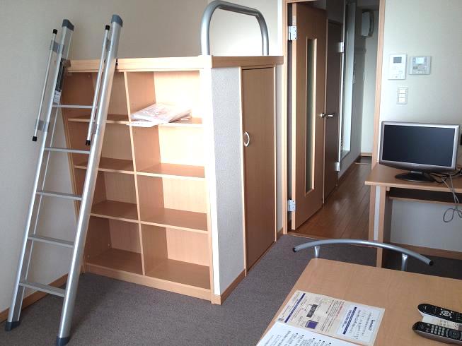 レオパレスパークビュー リビング