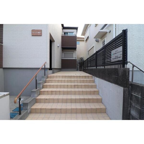 ラディアン横浜 エントランス