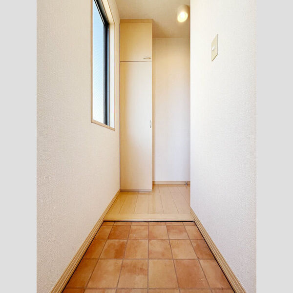 メゾン・アッシュ202号室 202号室玄関