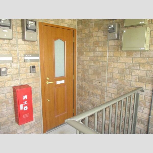 ロジュマン ミヤカイドウAB 玄関