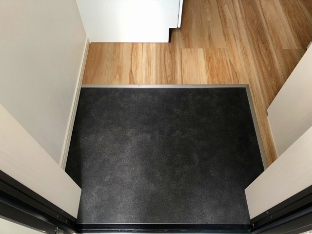 ラ・ルーチェ与野3階 玄関